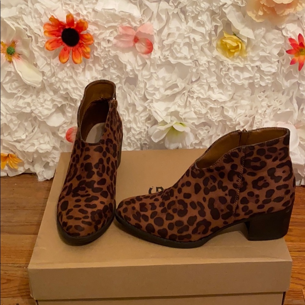 Ankle booties